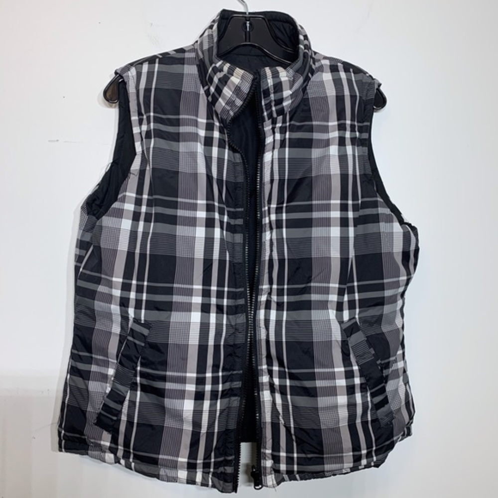 EUC Reversible Plaid White and Black Puffer Vest L